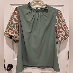 entro Sage Green Embroidered Puff Sleeve Top Sz L